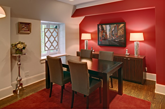 How to decorate a red dining room