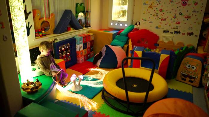 How should you decorate an autistic kids room