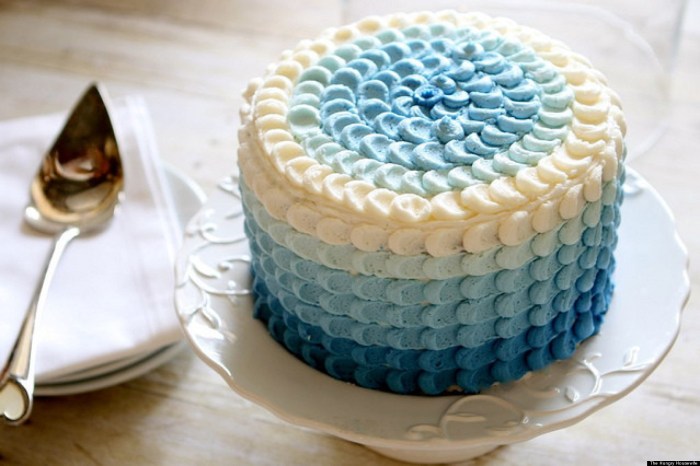 How to make a cake using ombre decoration